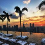 استخر شیشه ای هتل شنهای خلیج مارینا سنگاپور