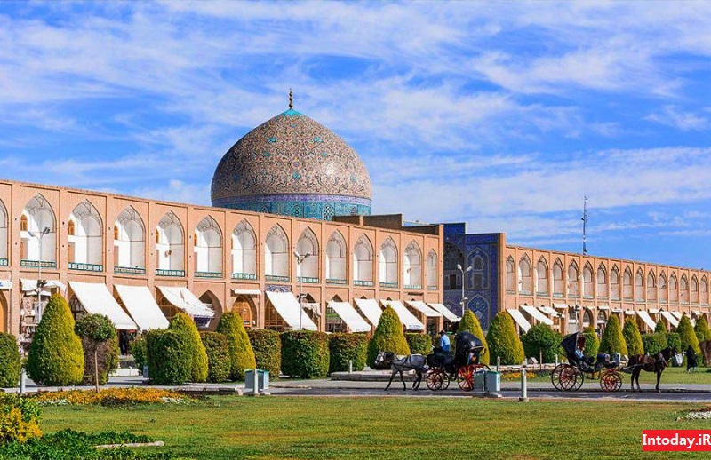 قدمت مسجد شیخ لطف الله اصفهان