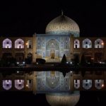 مسجد شیخ لطف الله اصفهان در شب