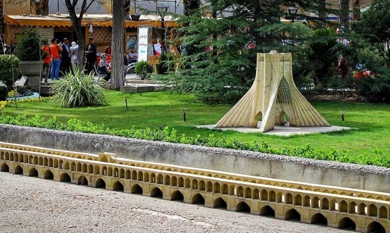 باغ موزه هنر ایرانی تهران