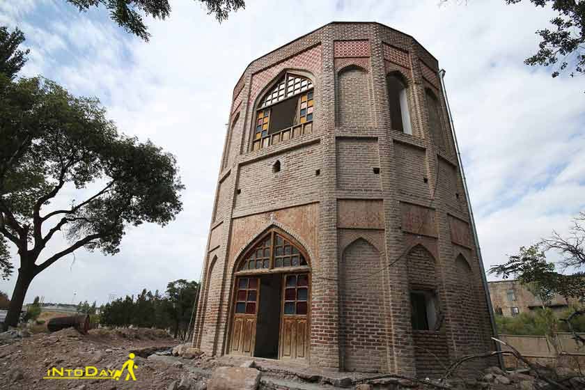برج خلعت پوشان از جاذبه های تاریخی تبریز