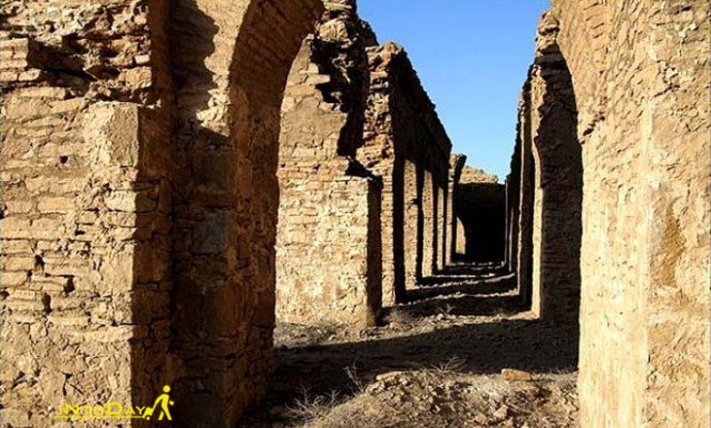 قلعه قمرود از جاذبه های تاریخی قم