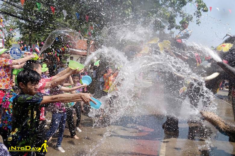 عکس فستیوال اب در تایلند