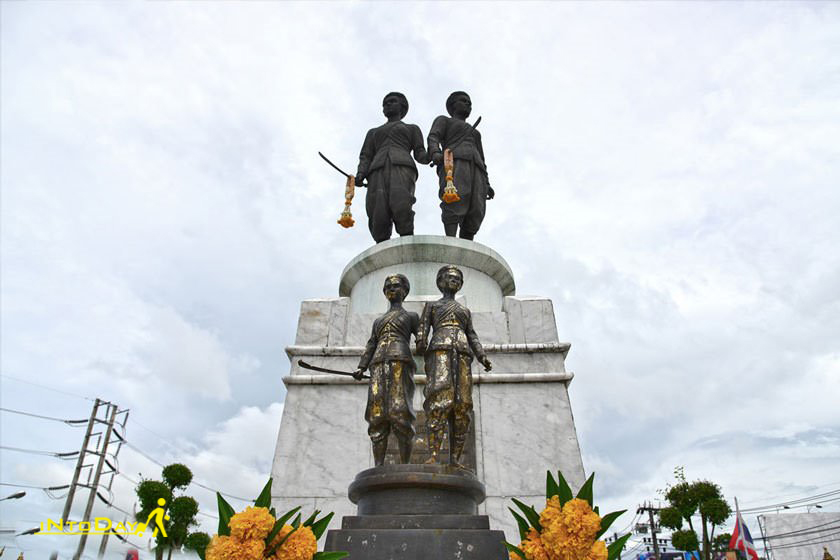 بنای تاریخی قهرمانان پوکت