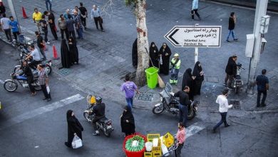 پیاده روی در خیابان جمهوری تهران