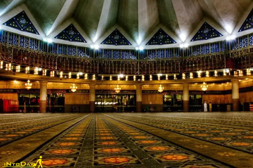 صحن نماز مسجد ملی مالزی