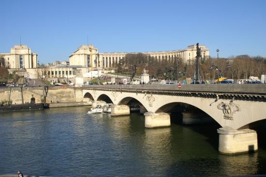 پل ینا پاریس