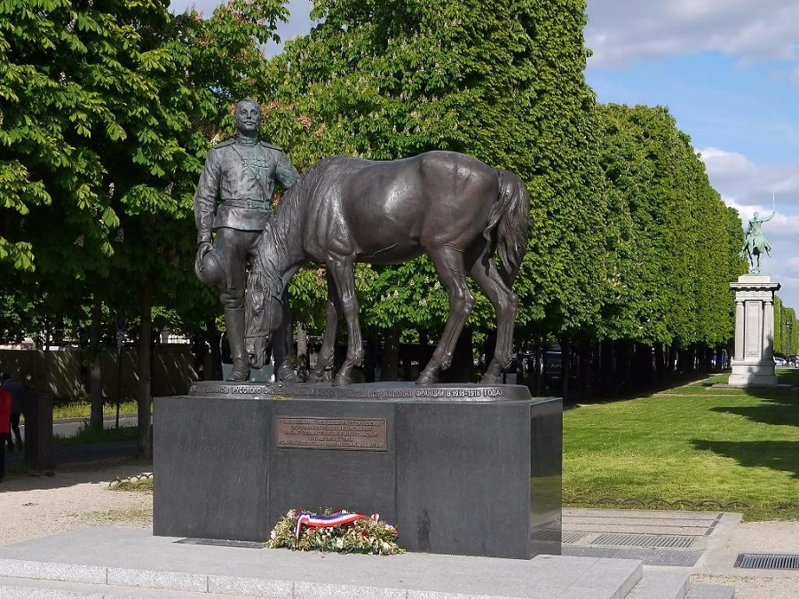 بنای یادبود برای تقدیر از سپاه اعزامی روسیه