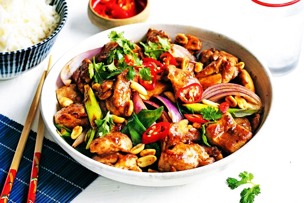 خوراک مرغ کونگ پائو از غذاهای محبوب چینی