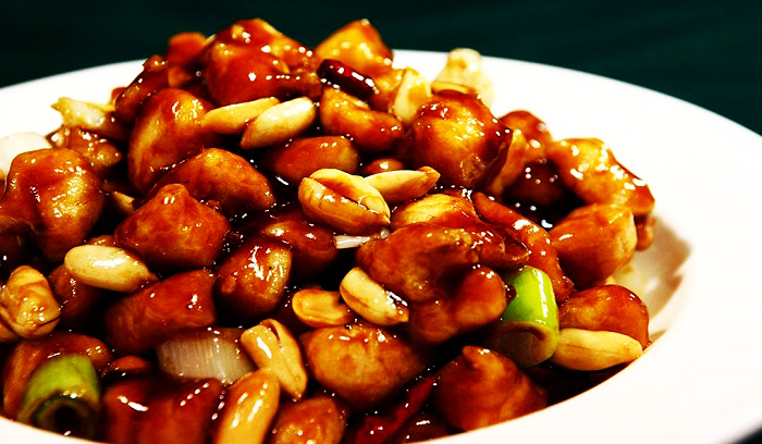 مرغ گنگ بائو از غذاهای محبوب چینی