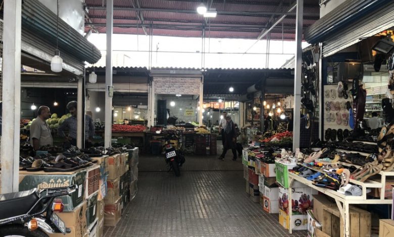 غرفه های کفاشی و صنایع ارزان در بازار روز ساری