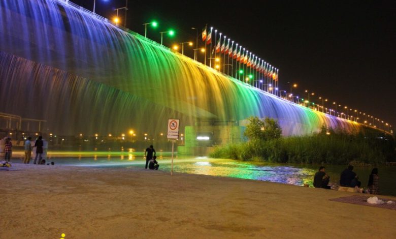ضلع شرقی آبشار اهواز در پل هفتم علی بن مهزیار