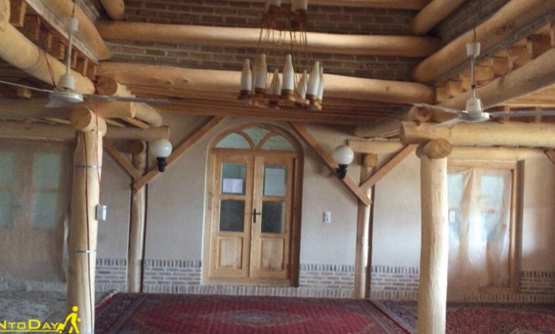 ستون های چوبی مسجد بلال حبشی فورگ درمیان