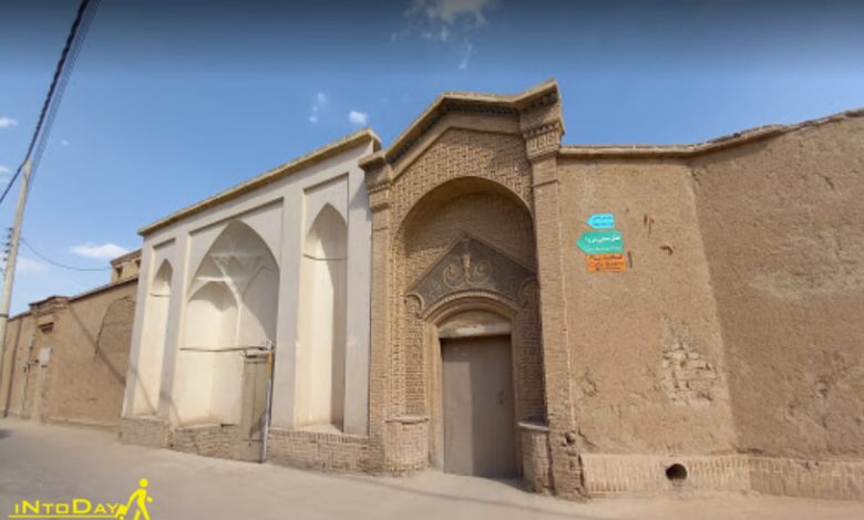 درب ورودی خانه تاریخی حسینی