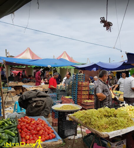 خرید میوه تازه در پنجشنبه بازار کلاچای