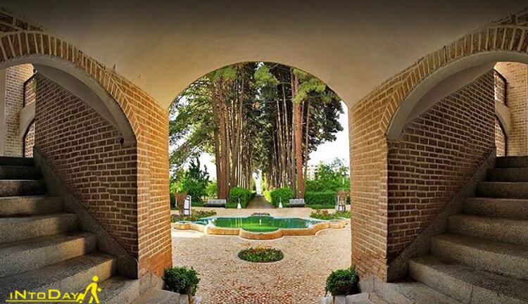 باغ جهانی و موزه اکبریه بیرجند