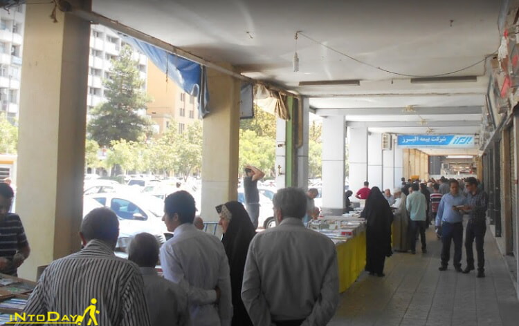 غرفه‌های جمعه بازار کتاب مدرس مشهد