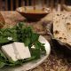 نان و پنیز قبل غذا در شاطر عباس