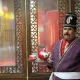 کارکنان با پوشش سنتی در رستوران باباقدرت مشهد