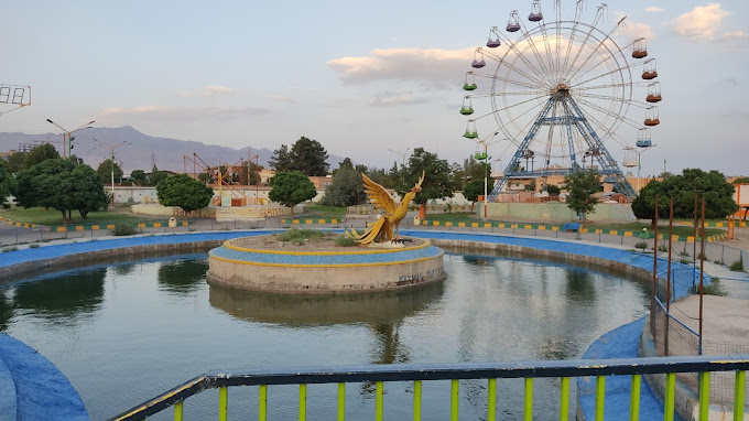 Zarand Amusement Park(شهربازی زرند )