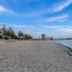 ساحل سنگ ریزه دریاچه چیتگر