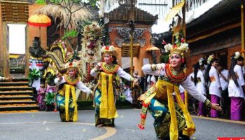 فستیوال رقص در دهکده ناشنوایان بالی