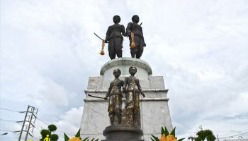 بنای تاریخی قهرمانان پوکت