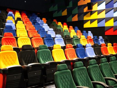 پردیس سینمایی ایران‌مال و صندلی‌های مجهز